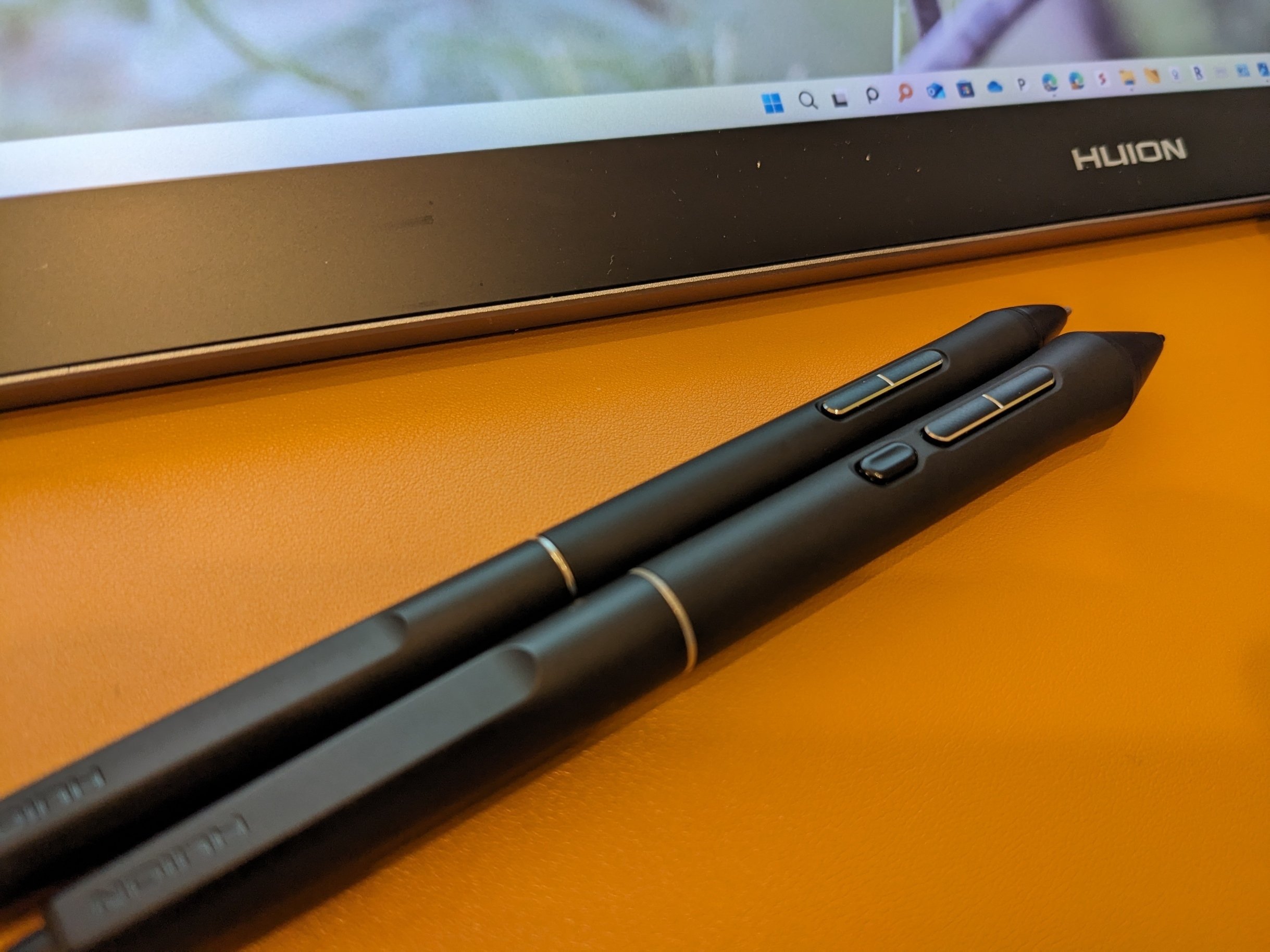 液タブ KAMVAS PRO 19 ディスプレイ本体 HUION 液タブ Kamvas Pro 19 4K UHD(3840*2160) 18.4型、 タッチ