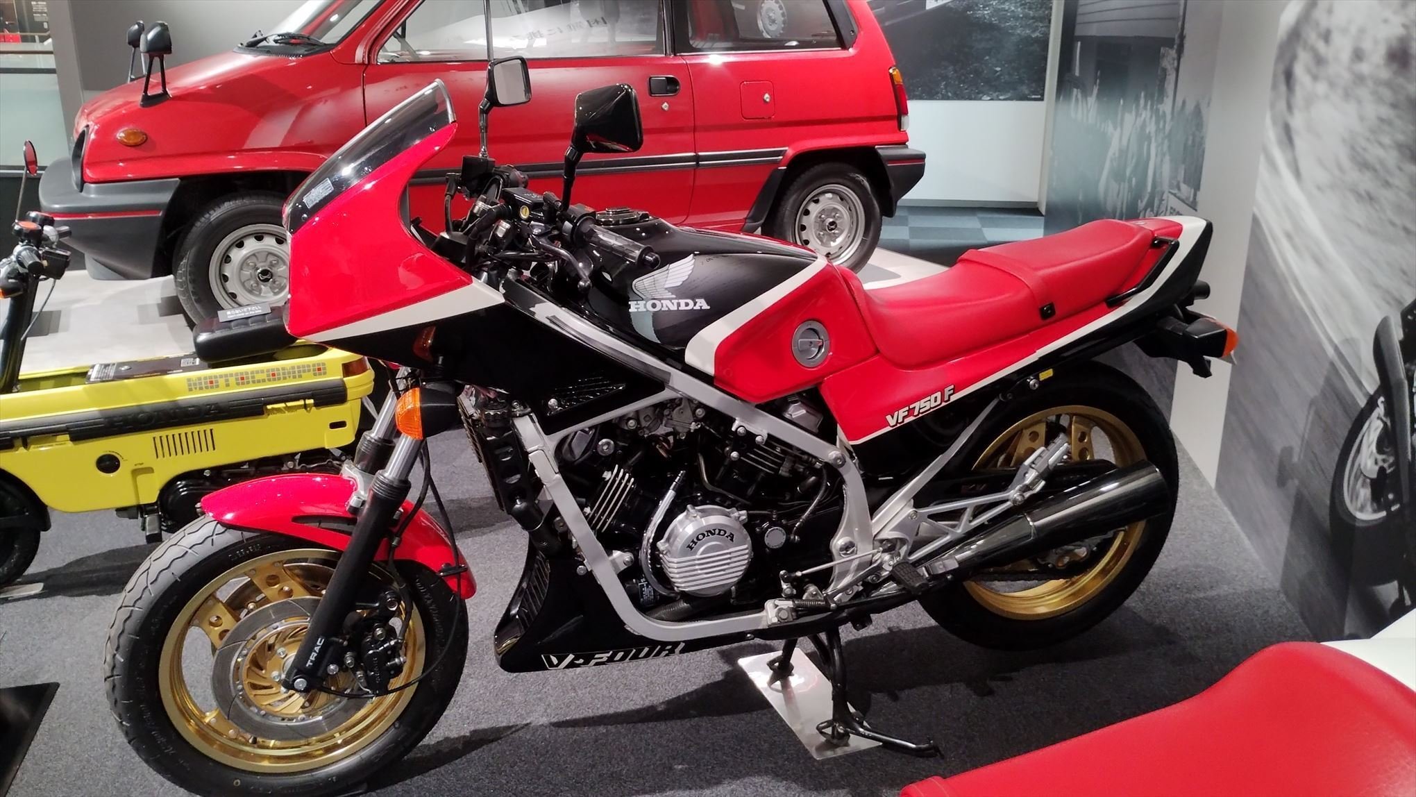 VF750Fを見にホンダコレクションホールに行ってきました｜きし