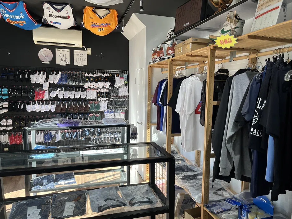某有名百貨店 購入 （2024年11月21日 某有名服飾専門学校卒業して大手 