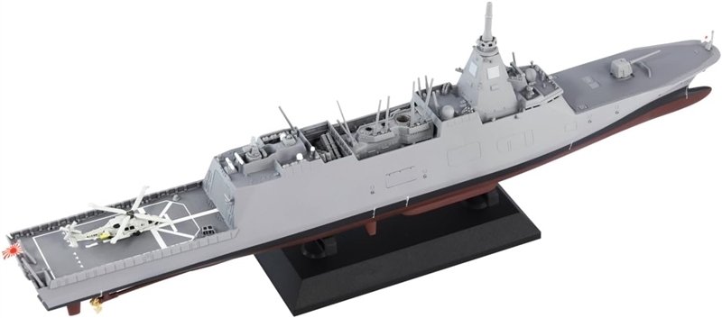 ピットロードより海上自衛隊の護衛艦「やはぎ」が1/700スケールで