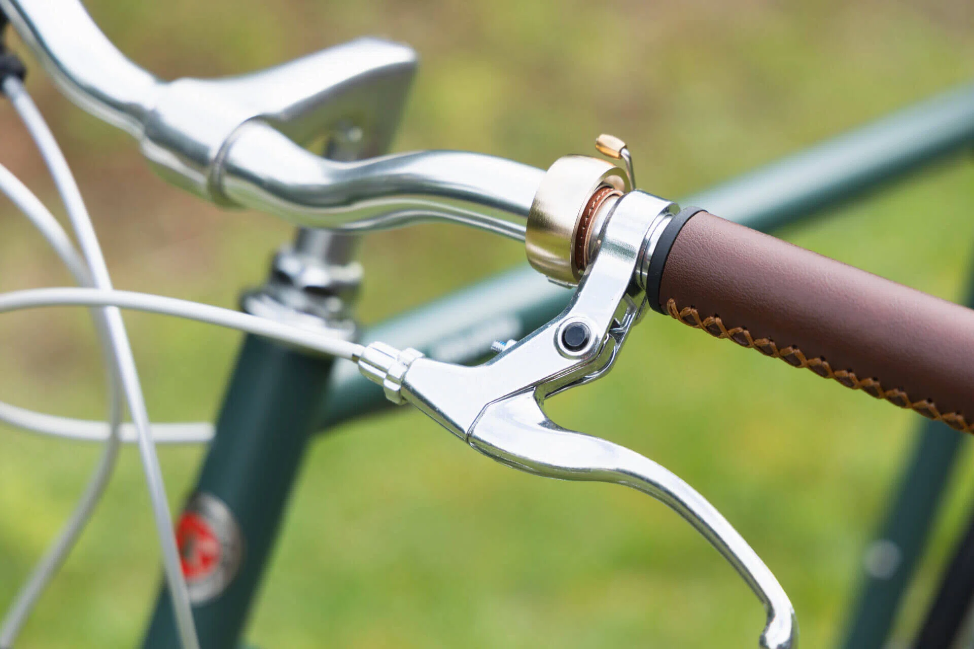 自転車の雰囲気を邪魔せず馴染む、上品なベル。tokyobikeにも合う