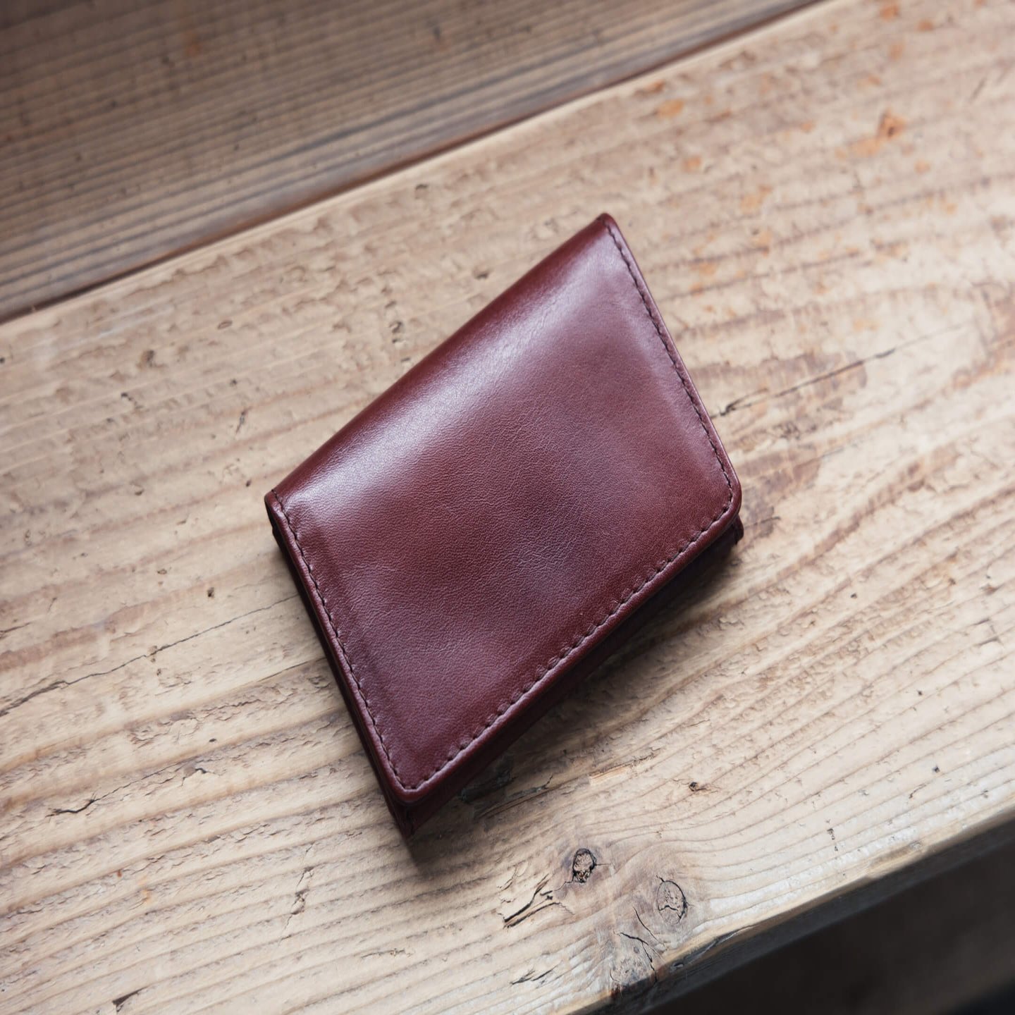 経年変化が楽しめる名刺入れ。MOTHERHOUSE「アンティークカードケース