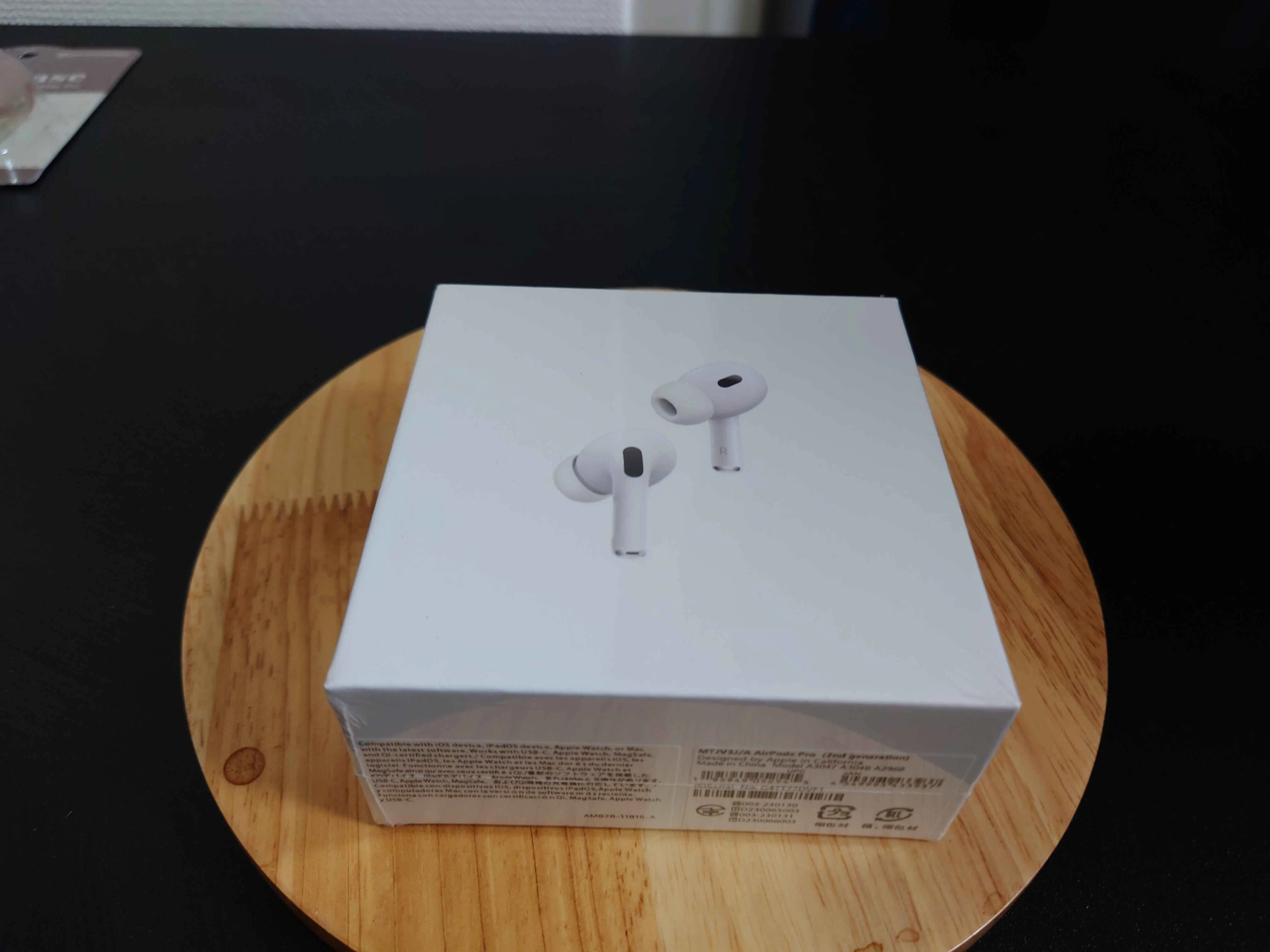 AirPods Pro シュリンク付き未開封の新品です！100%正規品 メルカリで買ったAirpods pro第二世代(偽物)と本物比べてみた。(見た目