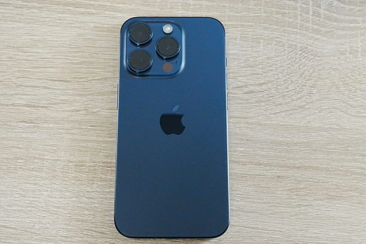 iPhone16Pro。ほぼ変わってない【バッテリーは向上】｜クラシキログ