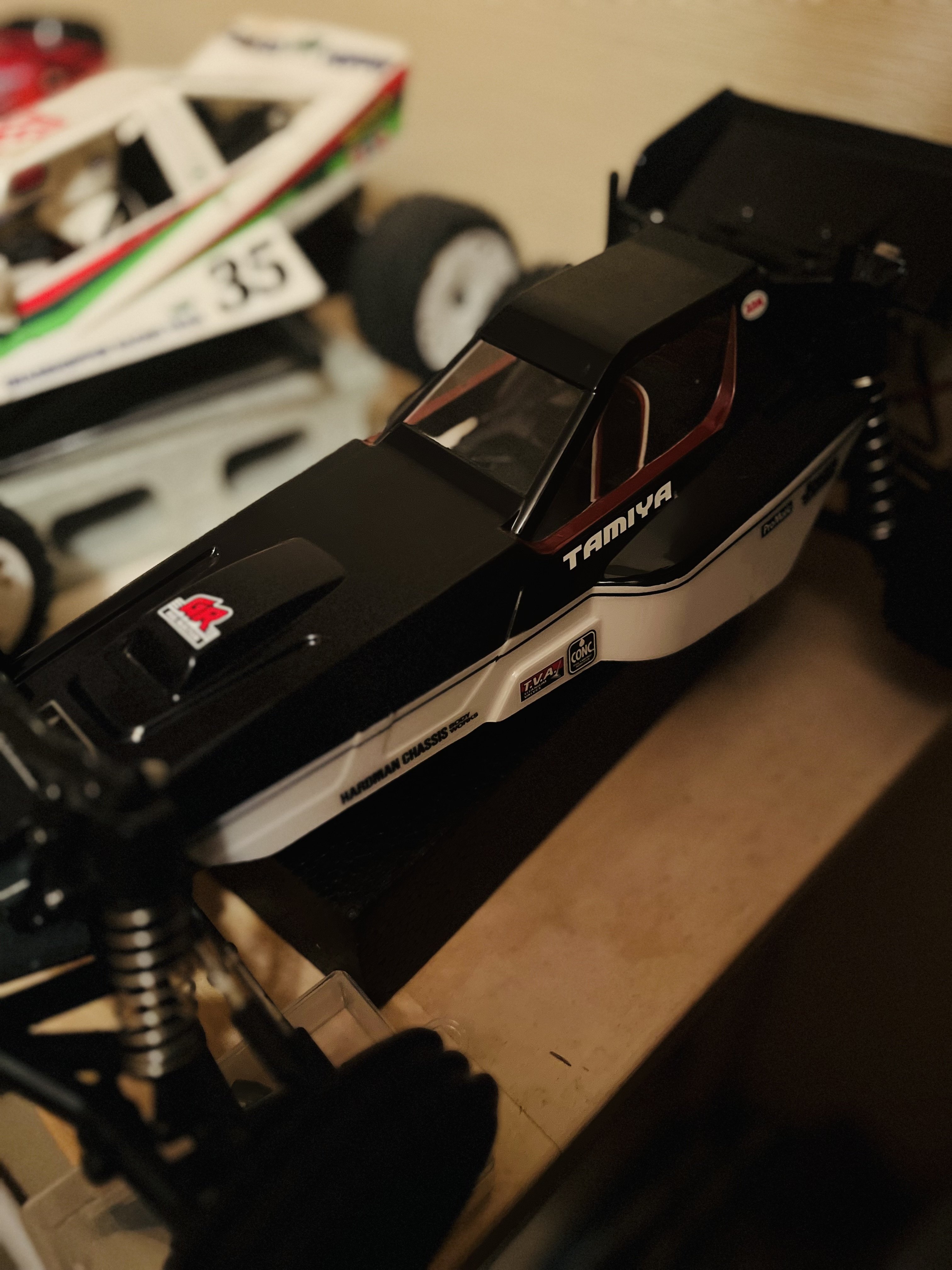 ラジコンのDT-03（レーシングーファイター）をアルファタウリ