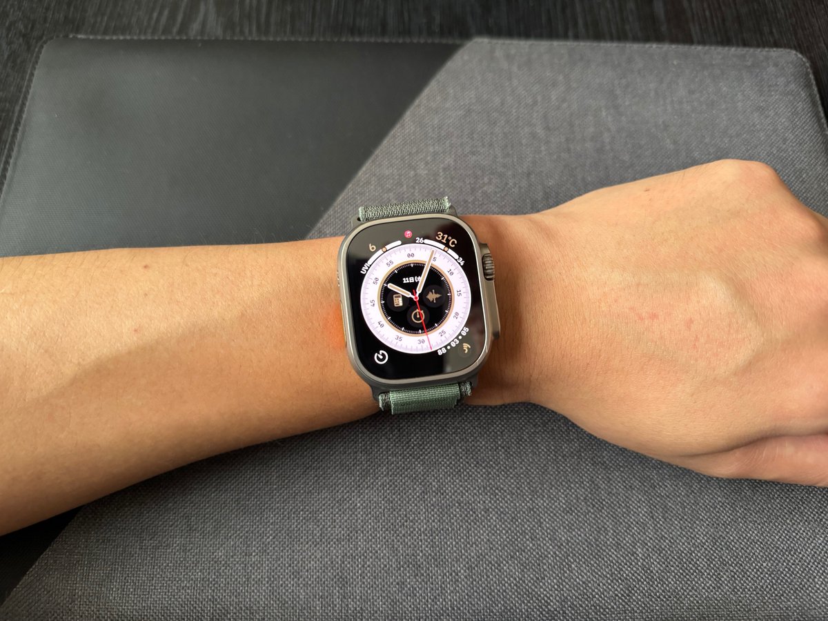 新品同様 Apple Watch Ultra 2 ブラックチタニウム 本体（Apple Watch  