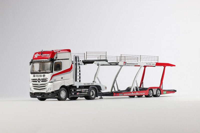 1/64スケール「Wei Chuan ベンツ トレーラー＋フィギュアセット」が