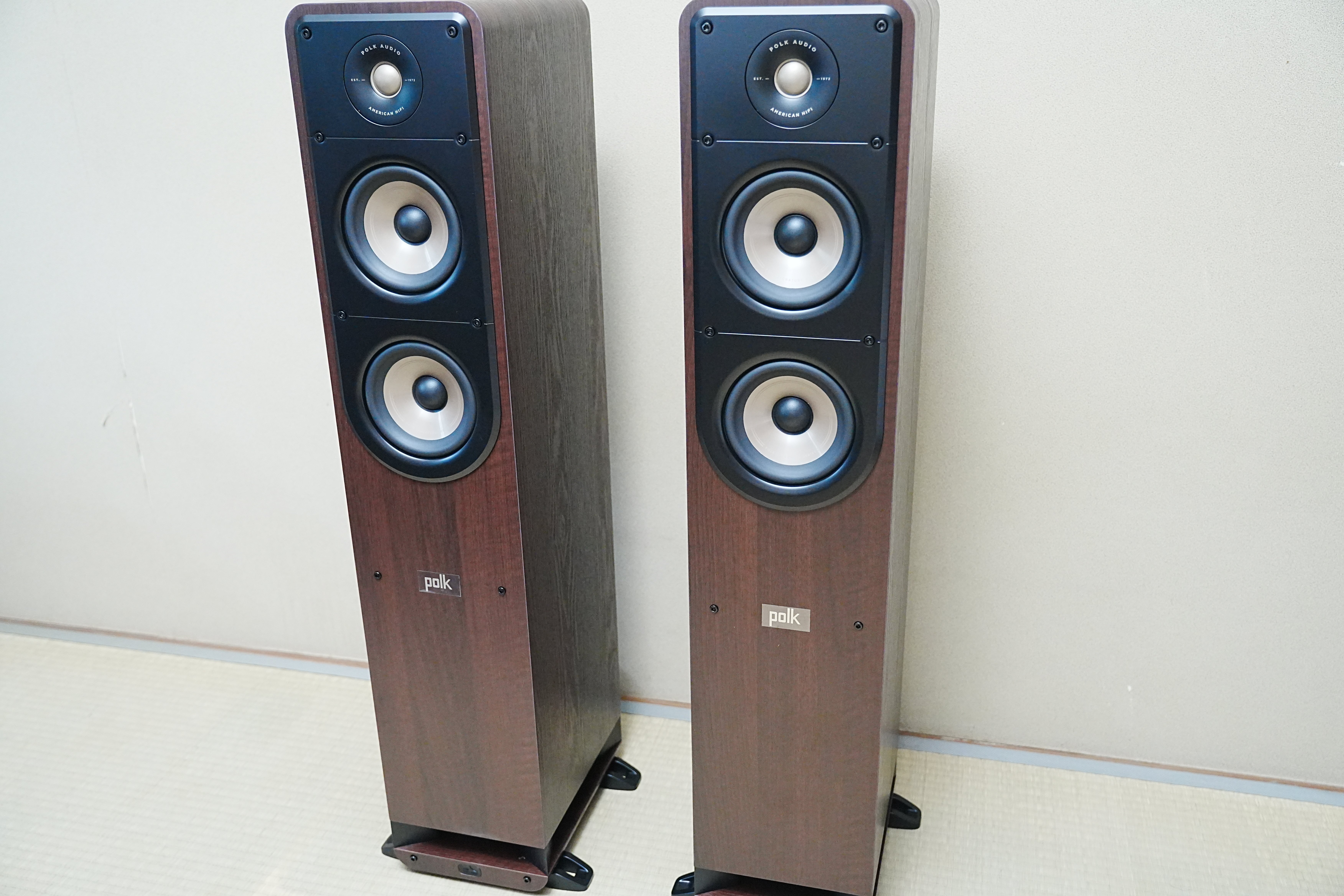 Polk AudioのES35とES50レビュー。お洒落でまろやか音質の上質 Polk AudioのES35とES50レビュー。お洒落でまろやか音質の上質