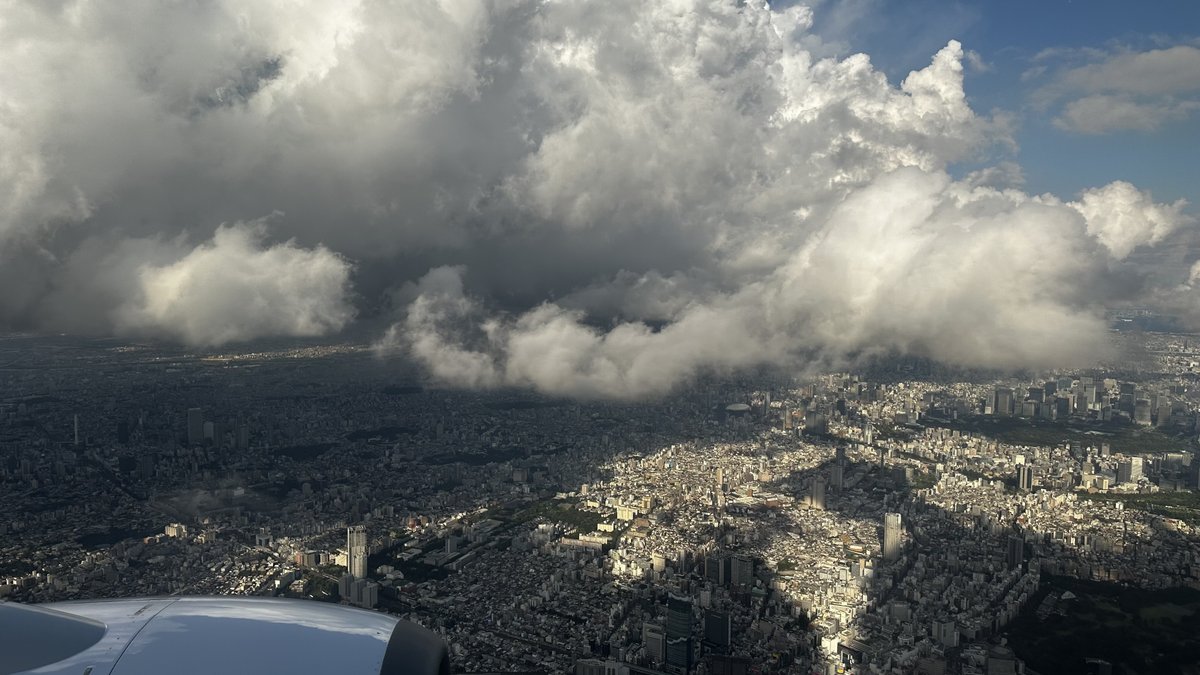 飛行機　東京上空