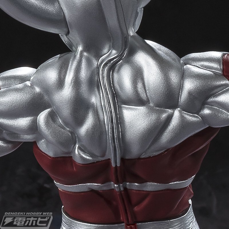 渾身の一撃を繰り出す瞬間の美しい筋肉美にフォーカス!ウルトラ 渾身の一撃を繰り出す瞬間の美しい筋肉美にフォーカス!ウルトラ