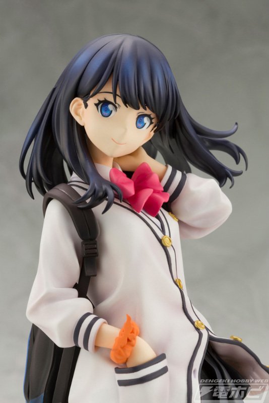 魅力的なボディラインも再現！『SSSS.GRIDMAN』制服姿の新条