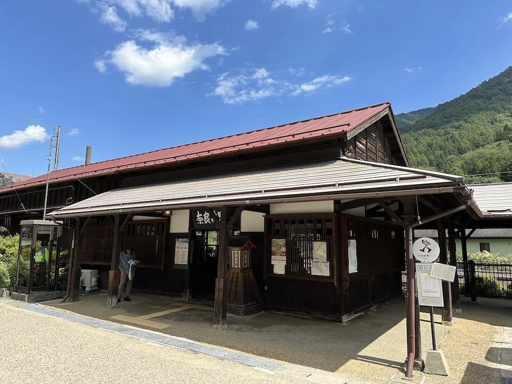 レトロな街並み、蕎麦と花芽わさび漬けを味わう奈良井宿(長野県塩尻市
