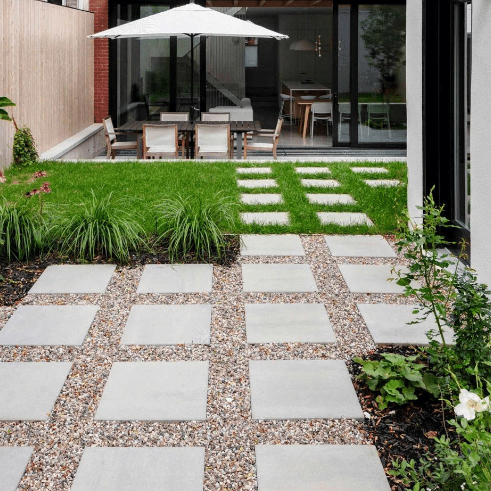 おしゃれな庭｜飛び石や敷石のレイアウト実例｜セラコア