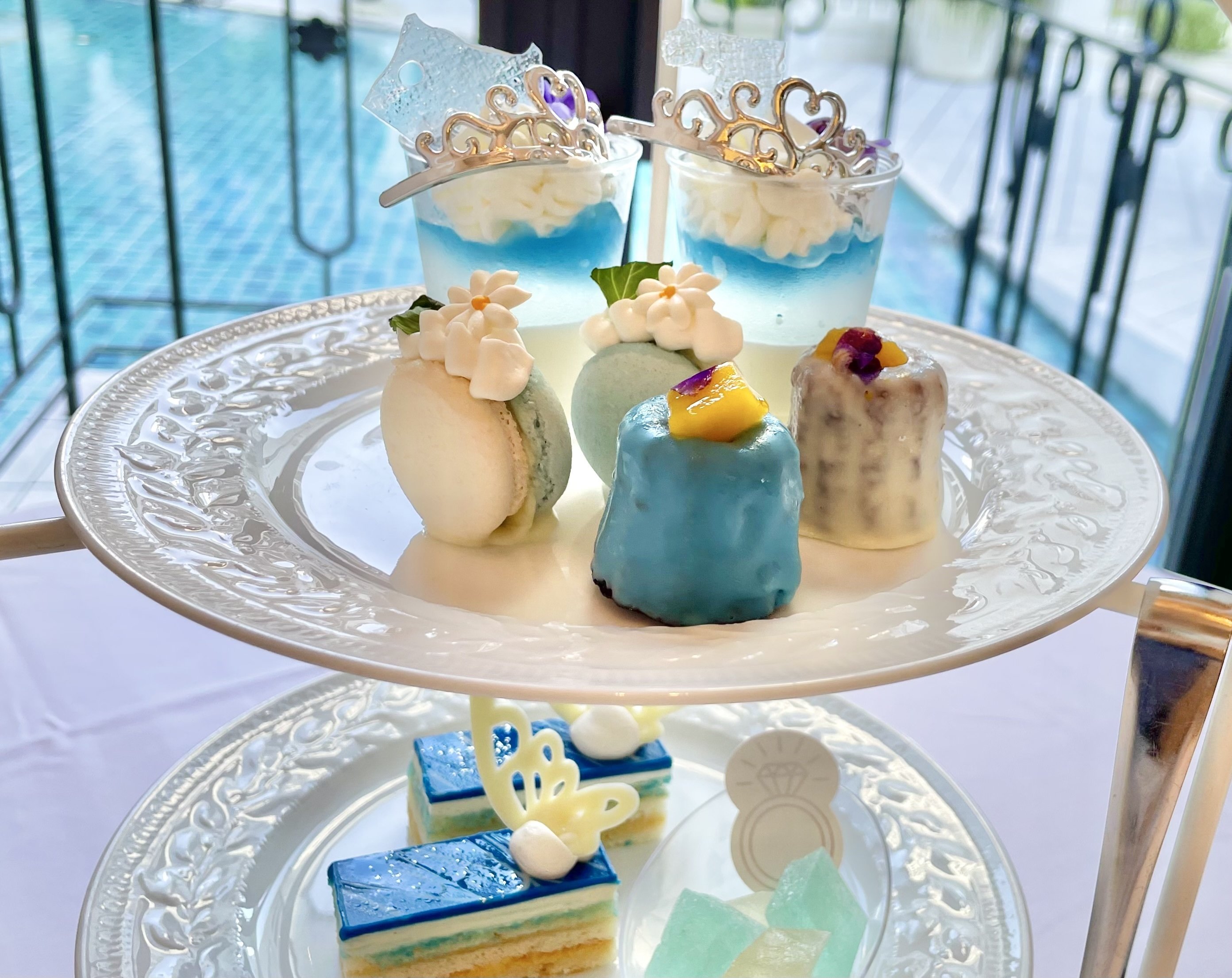 グラススタジオ ハイティースタンド アフタヌーンティー かわいいいちごのアフタヌーンティー🍓🫖 @moska_by_gingergarden さん