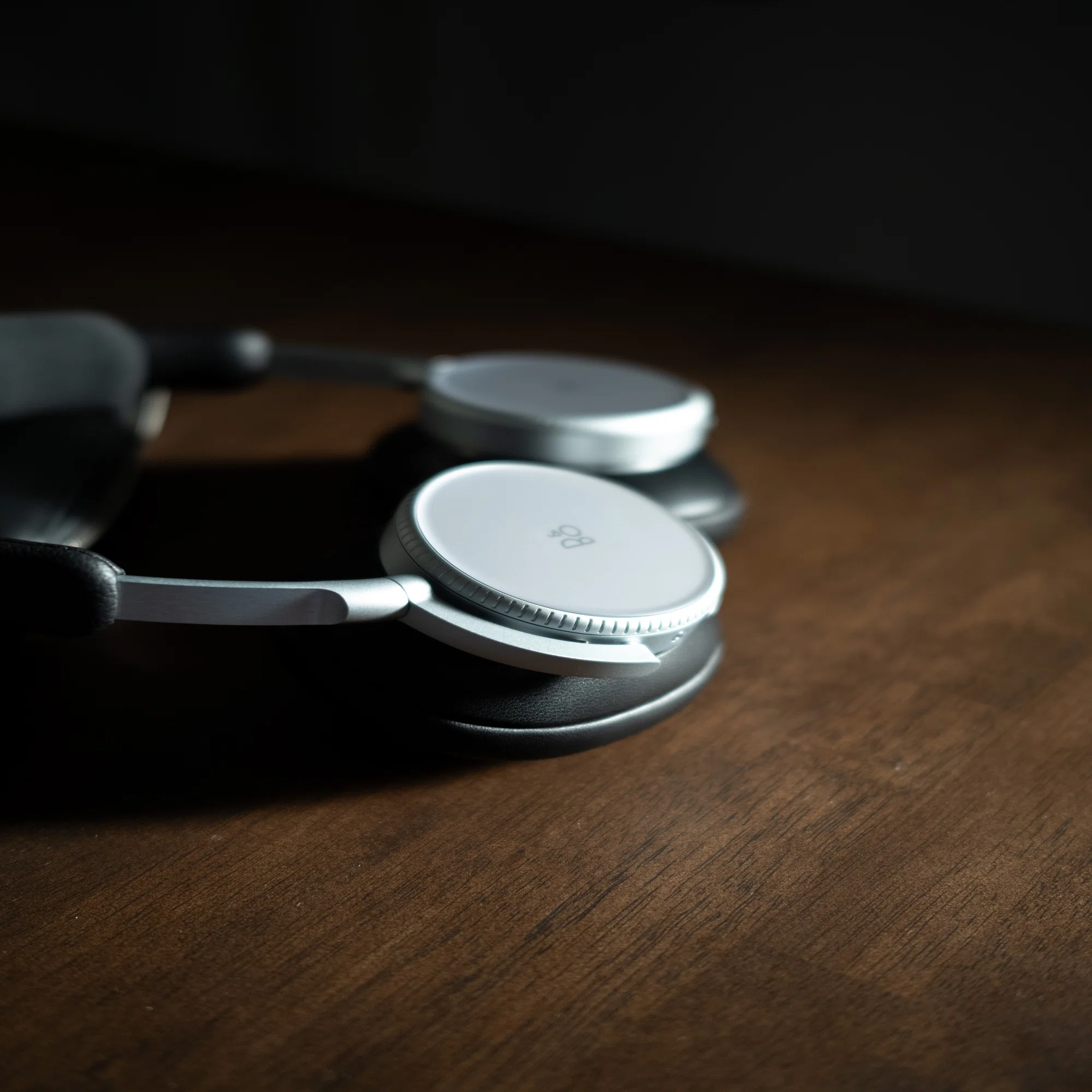 Beoplay H100 レビュー】Beoplay H100へのラブレター｜Negi fumi