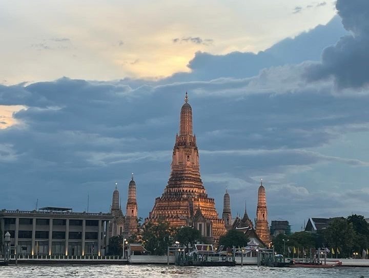 ワット・アルン (暁の寺) ｜ふたば