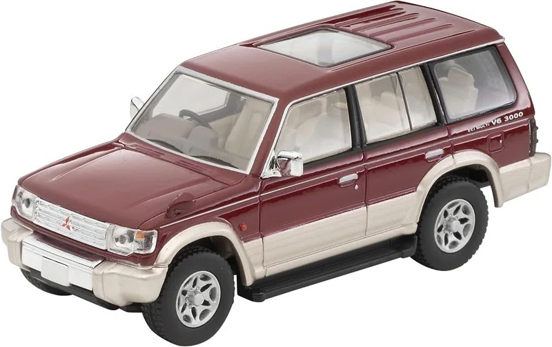 トミーテックより二代目パジェロ、ランクル60、720型ダットサン