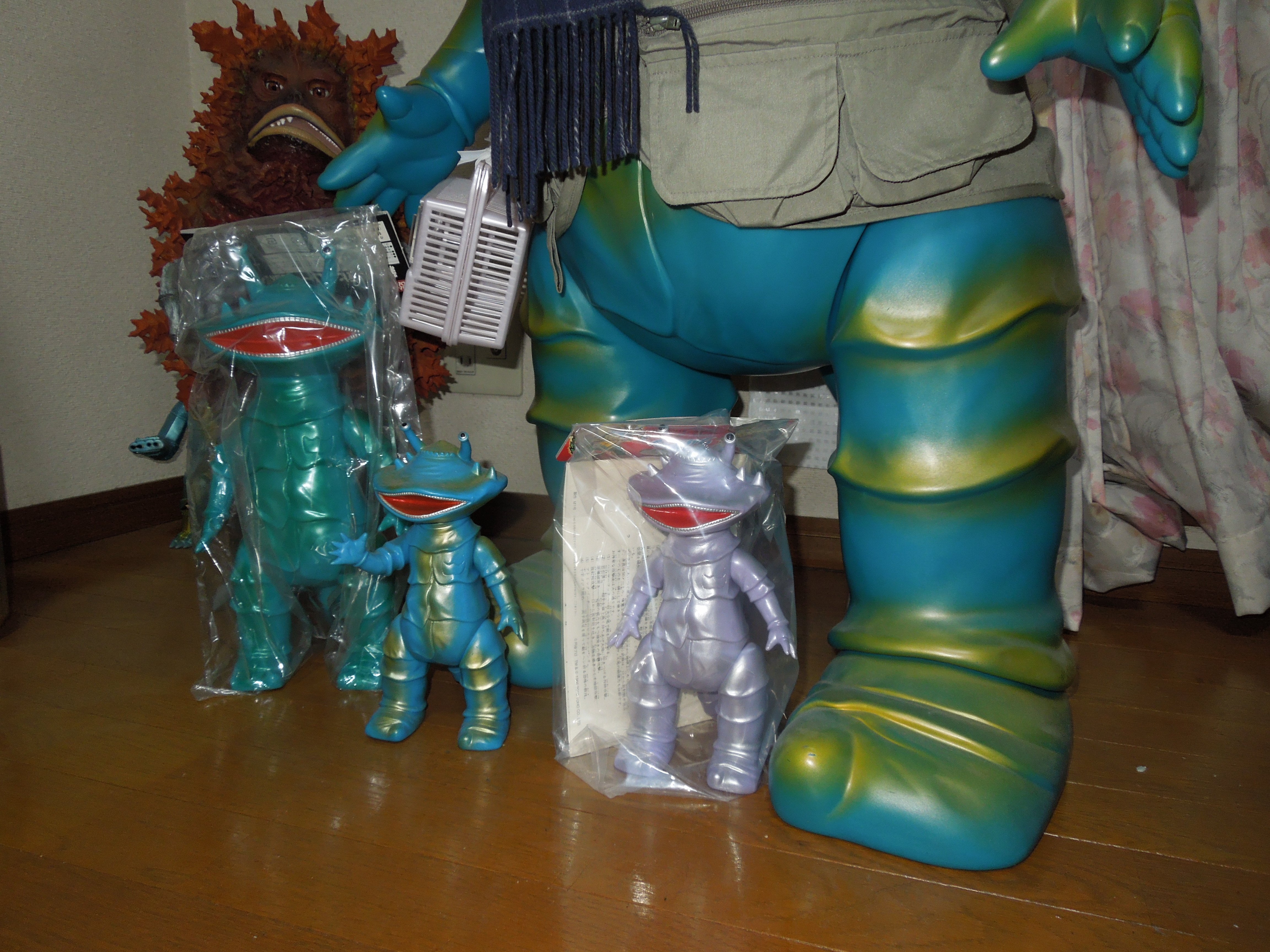 M1号　蓄光　カネゴンの繭　ソフビ M1号 蓄光 カネゴンの繭 ソフビ Yahoo!オークション -「m1号 カネゴン