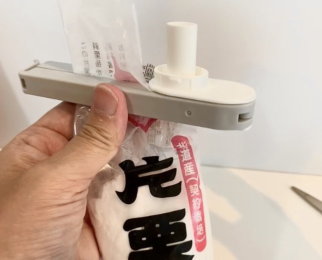ダイソーで見つけた“袋につける”キャップ 便利機能に「ありがたい」「最高に使える」の声 | TRILL【トリル】