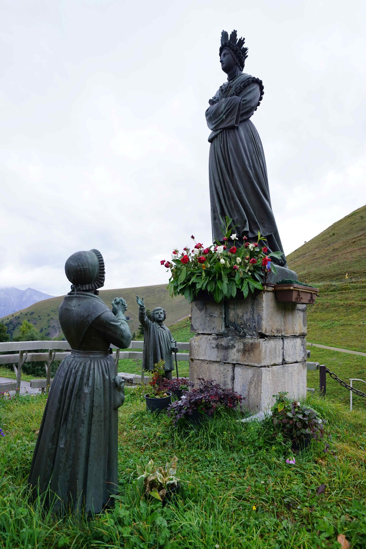 アルプス南麓に聖母マリアご出現｜J plus S 