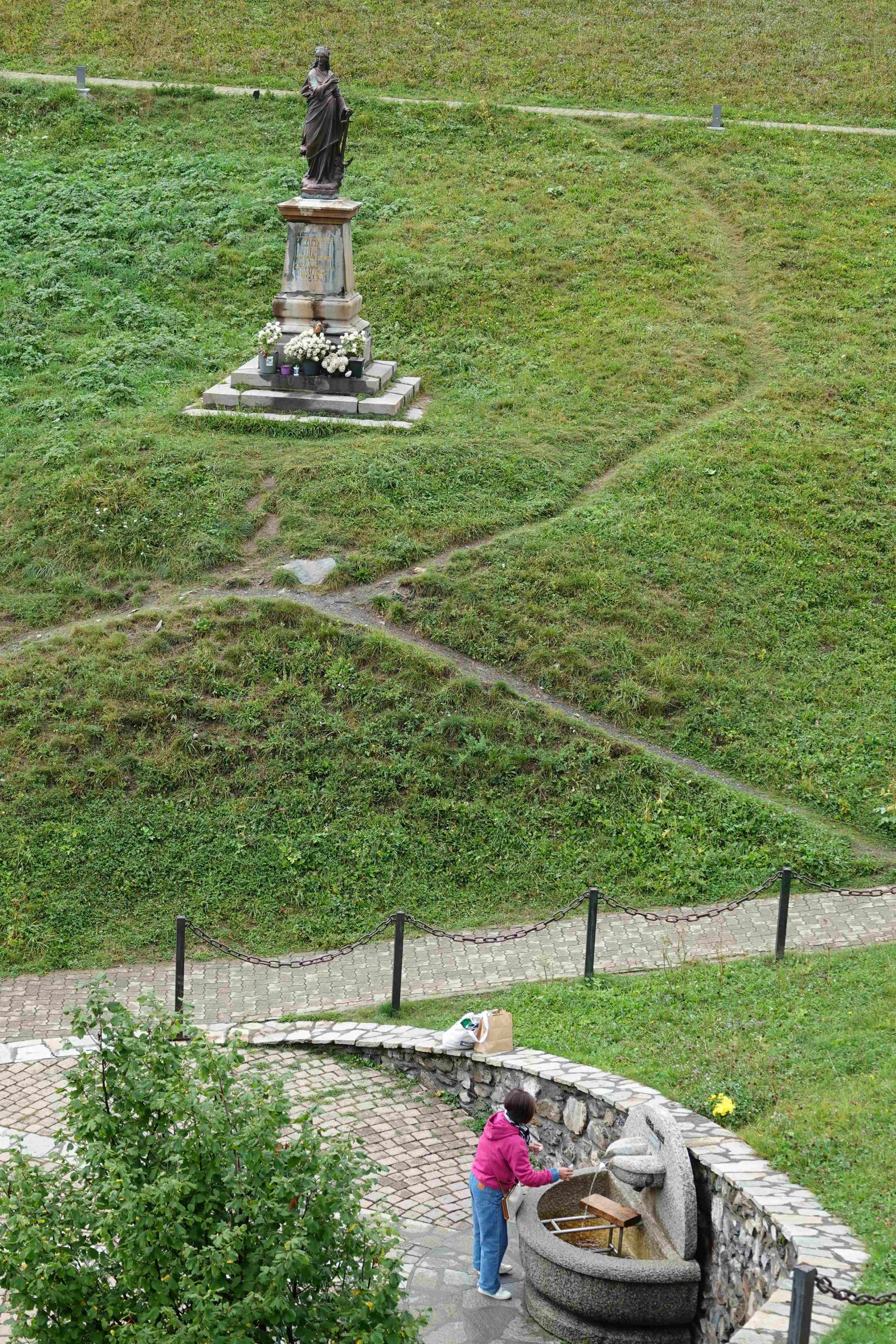 アルプス南麓に聖母マリアご出現｜J plus S