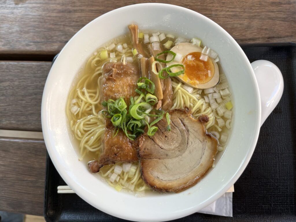 築地魚河岸「魚河岸食堂」朝7時から営業のフードコートは子連れ