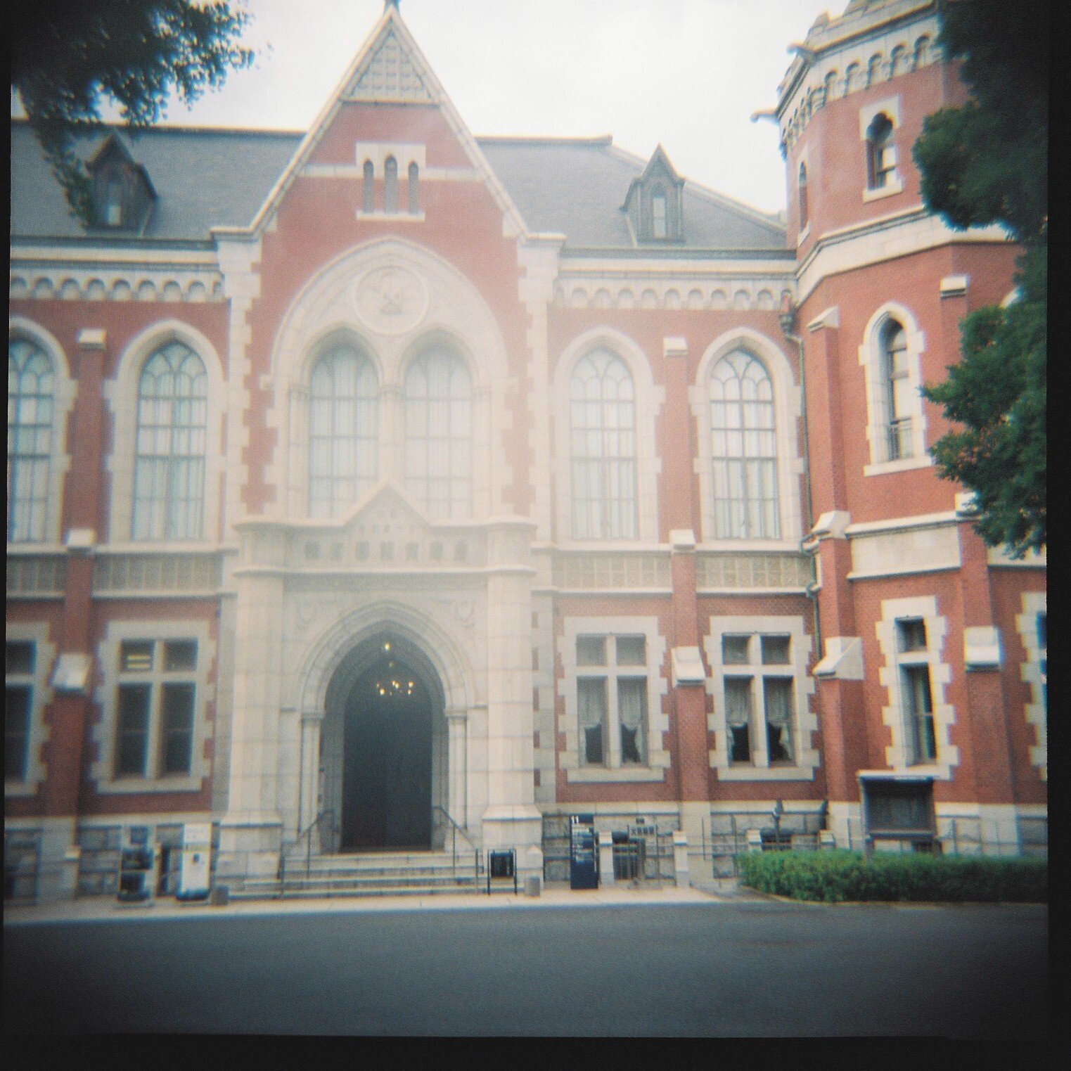 Diana+Fで撮った慶應義塾大学｜しまたか