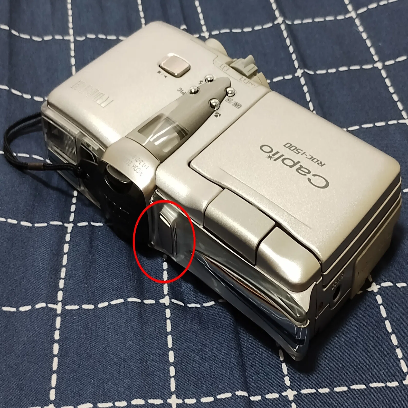 伝統的スタイルのオールド奇デジカメ（RICOH Caplio RDC-i500)｜夢望庵 