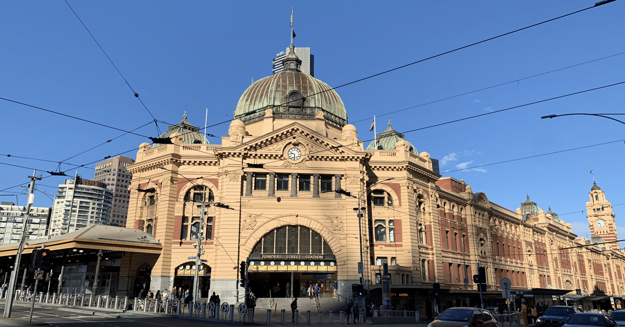 🇦🇺 メルボルン#3】オーストラリア最初の鉄道駅はデザイン公募の駅舎だった!|okamis 🇦🇺 メルボルン#3】オーストラリア最初の鉄道駅はデザイン公募の駅舎だった!|okamis