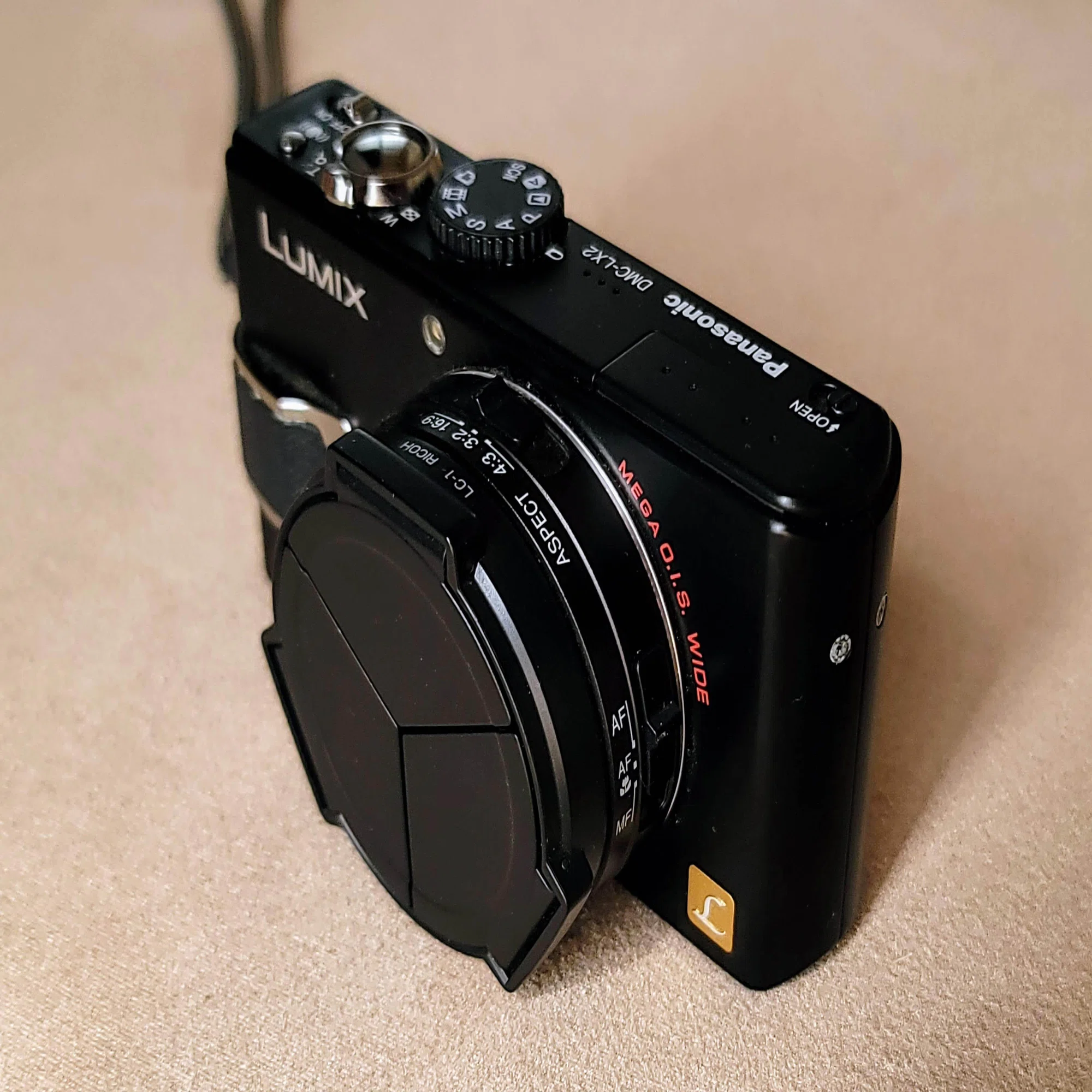 私には刺さったコンデジ LUMIX LX2｜furukuma