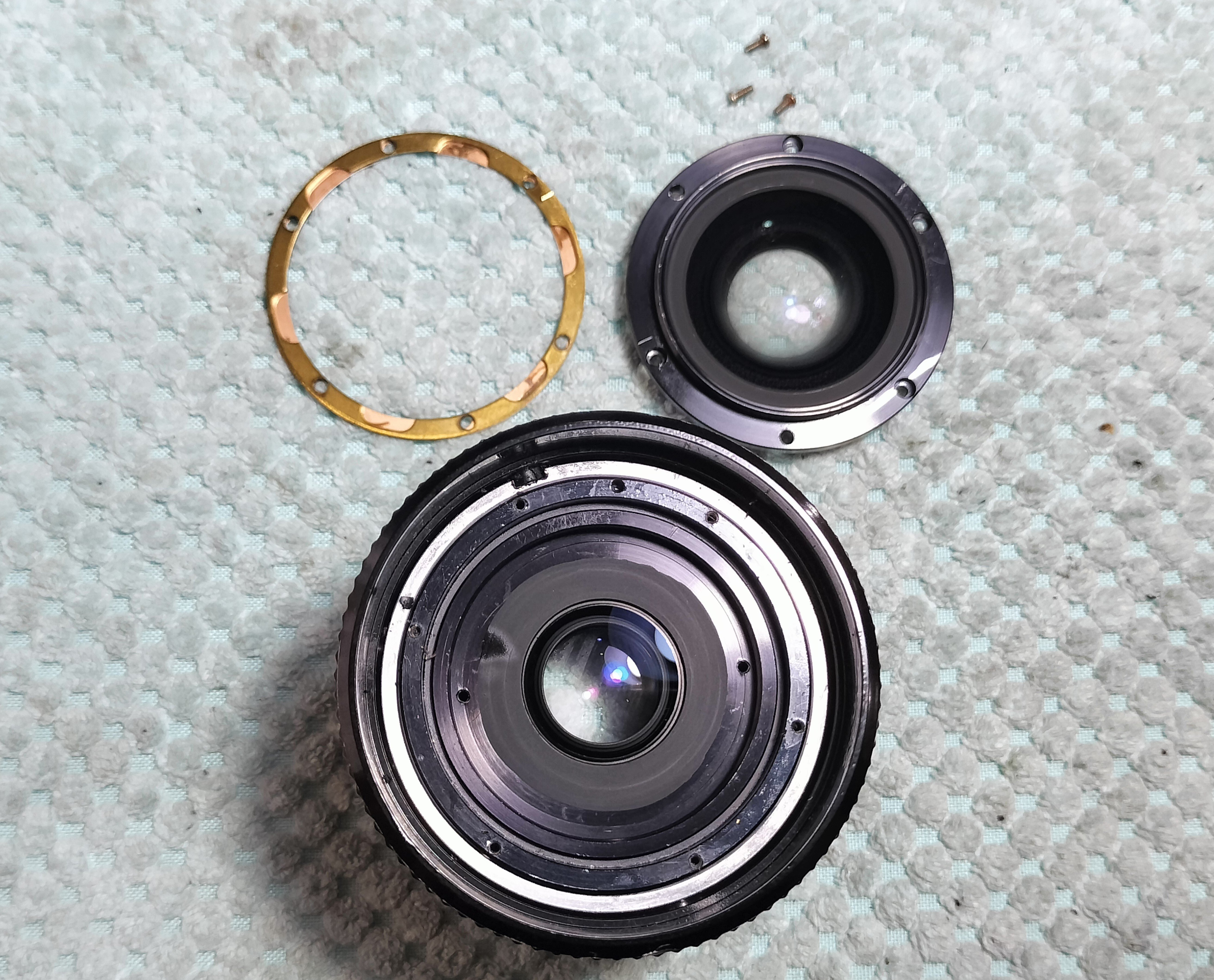 Canon New FD 28mm F/2の分解とコロ修復|フィルムカメラ修理の Canon New FD 28mm F/2の分解とコロ修復|フィルムカメラ修理の