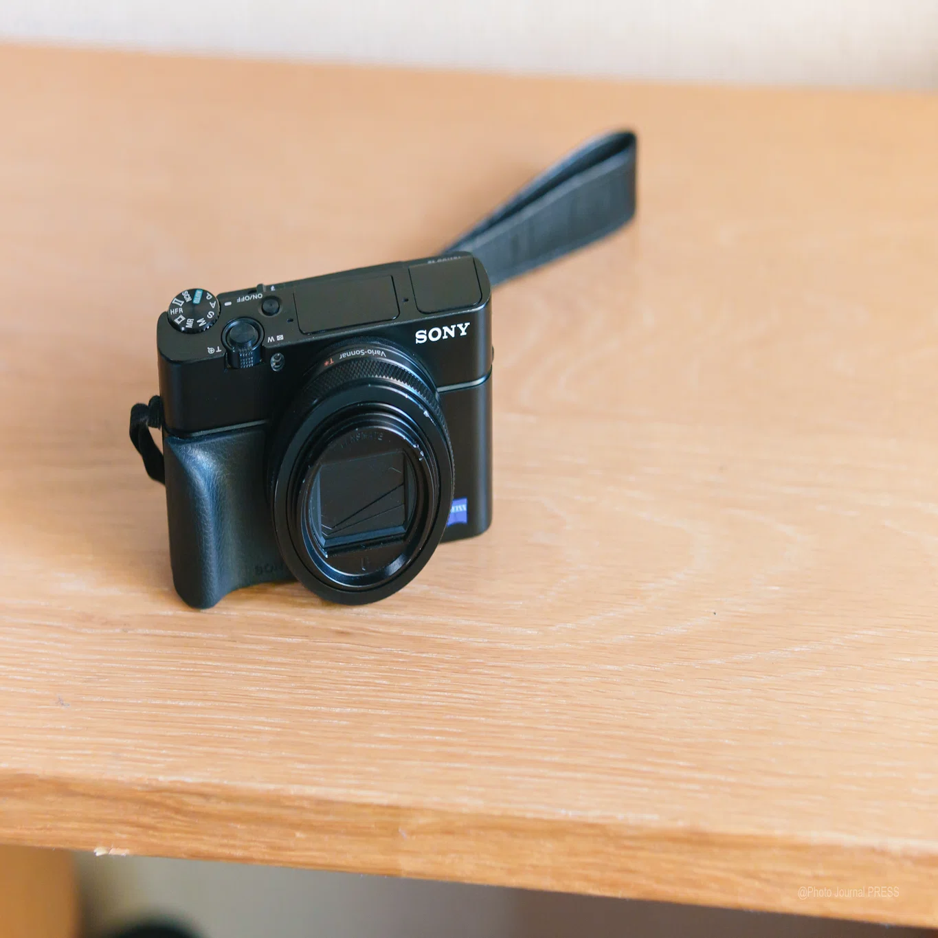 毎日持ち歩きたいカメラ SONY RX100M7｜Yuu