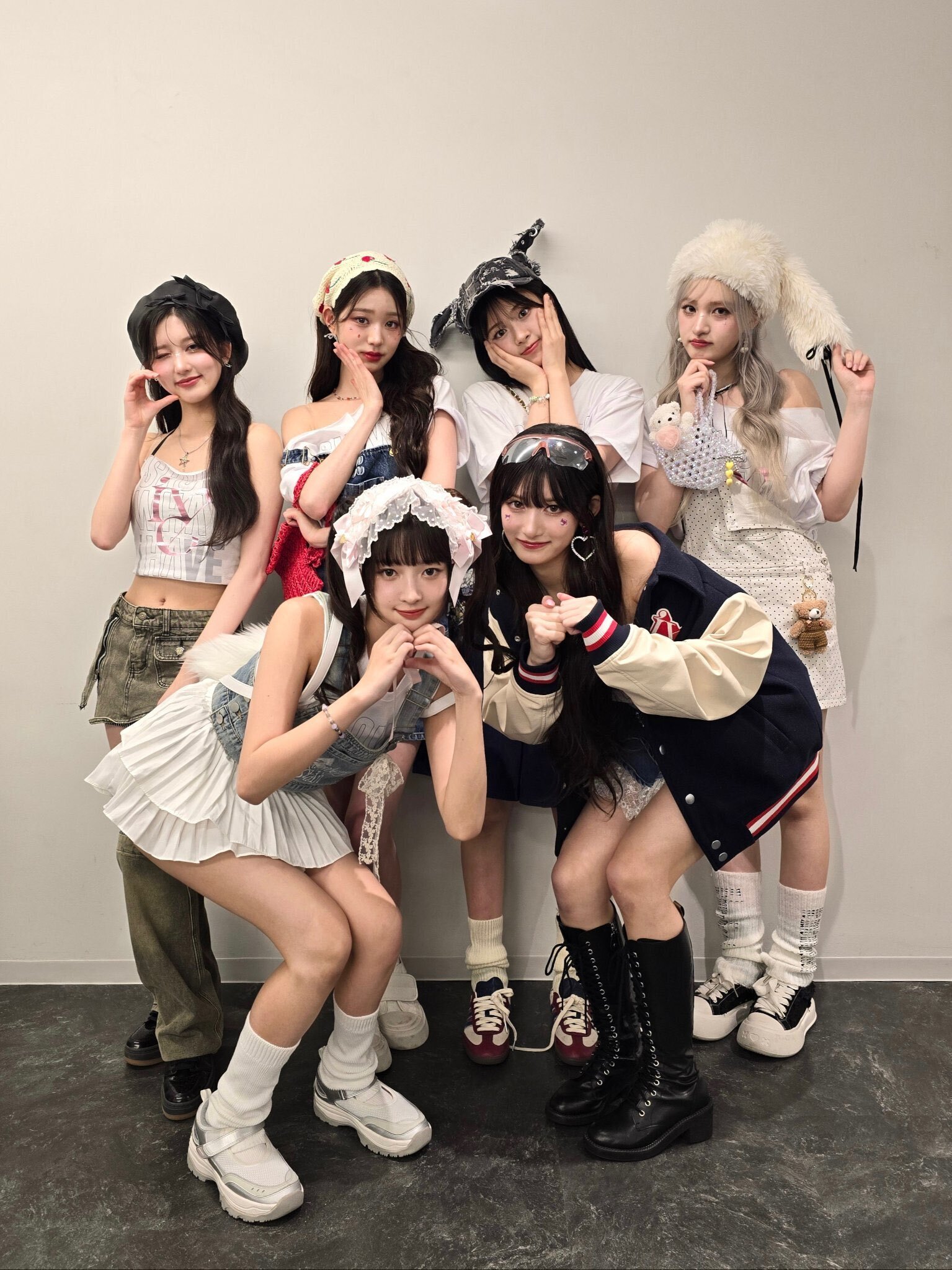 IVE NiziU 82MAJOR CRAVITY HWASA等全員サイン入り