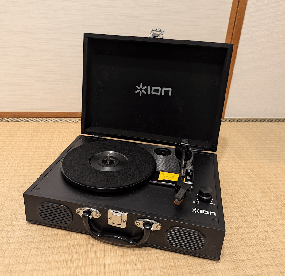 ION AUDIOのお手軽レコードプレーヤー｜FURUYA