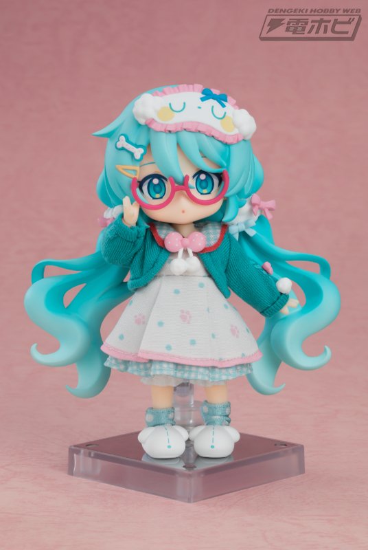 INM氏が描いた、まったりくつろぐおうちコーデ姿の「初音ミク」が