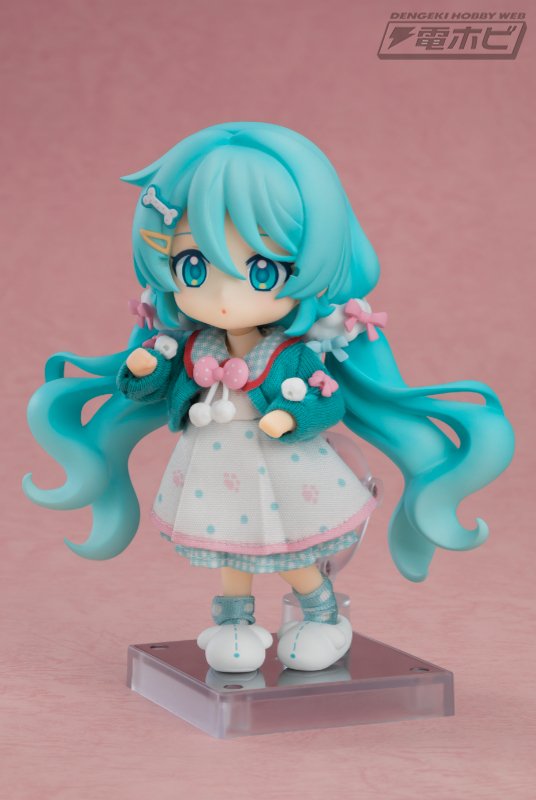 INM氏が描いた、まったりくつろぐおうちコーデ姿の「初音ミク」が