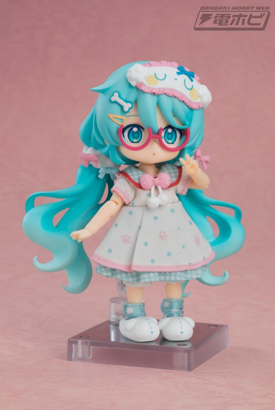 INM氏が描いた、まったりくつろぐおうちコーデ姿の「初音ミク」が