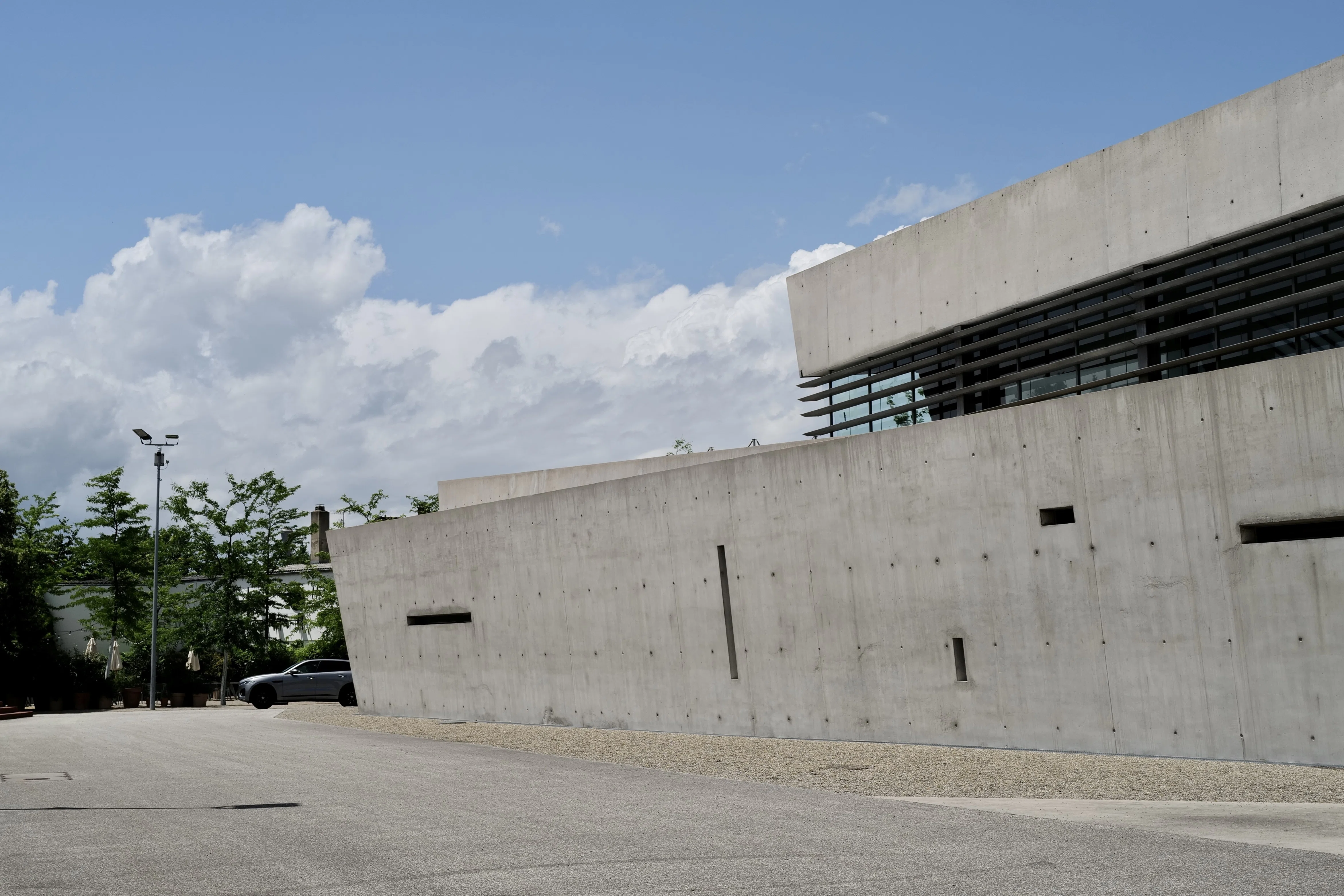 スイスで見つけたデザインのヒント – vitra campus｜TRAIL HEADS