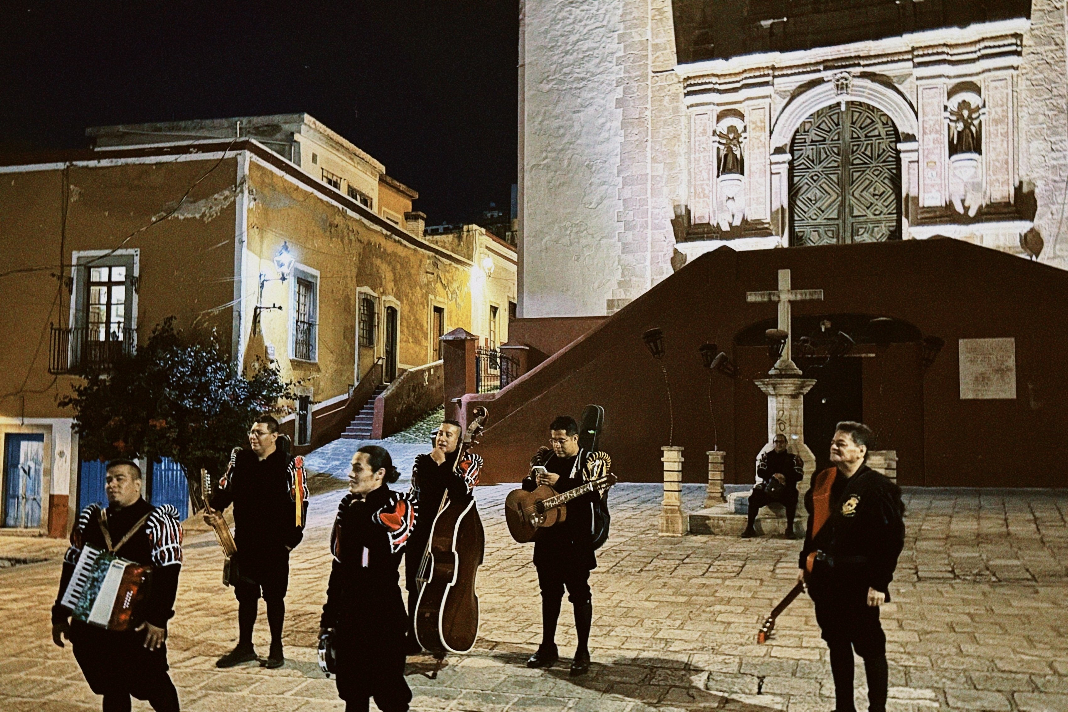 リメンバー・ミーの街にて、光と音楽の夜(グアナファト/メキシコ