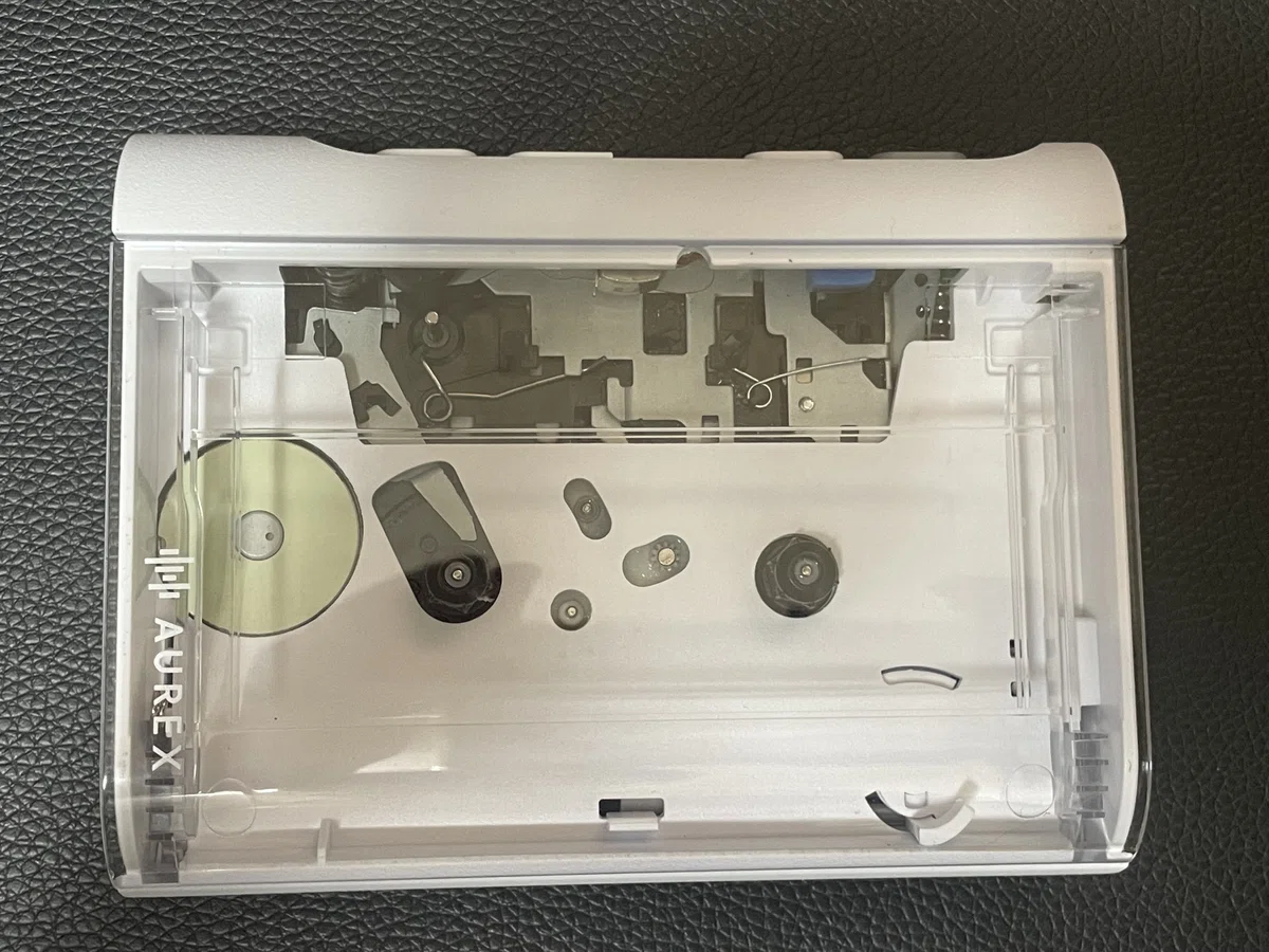[Music] I bought a cassette tape. Ginger Root / SHINBANGUMI｜Emma