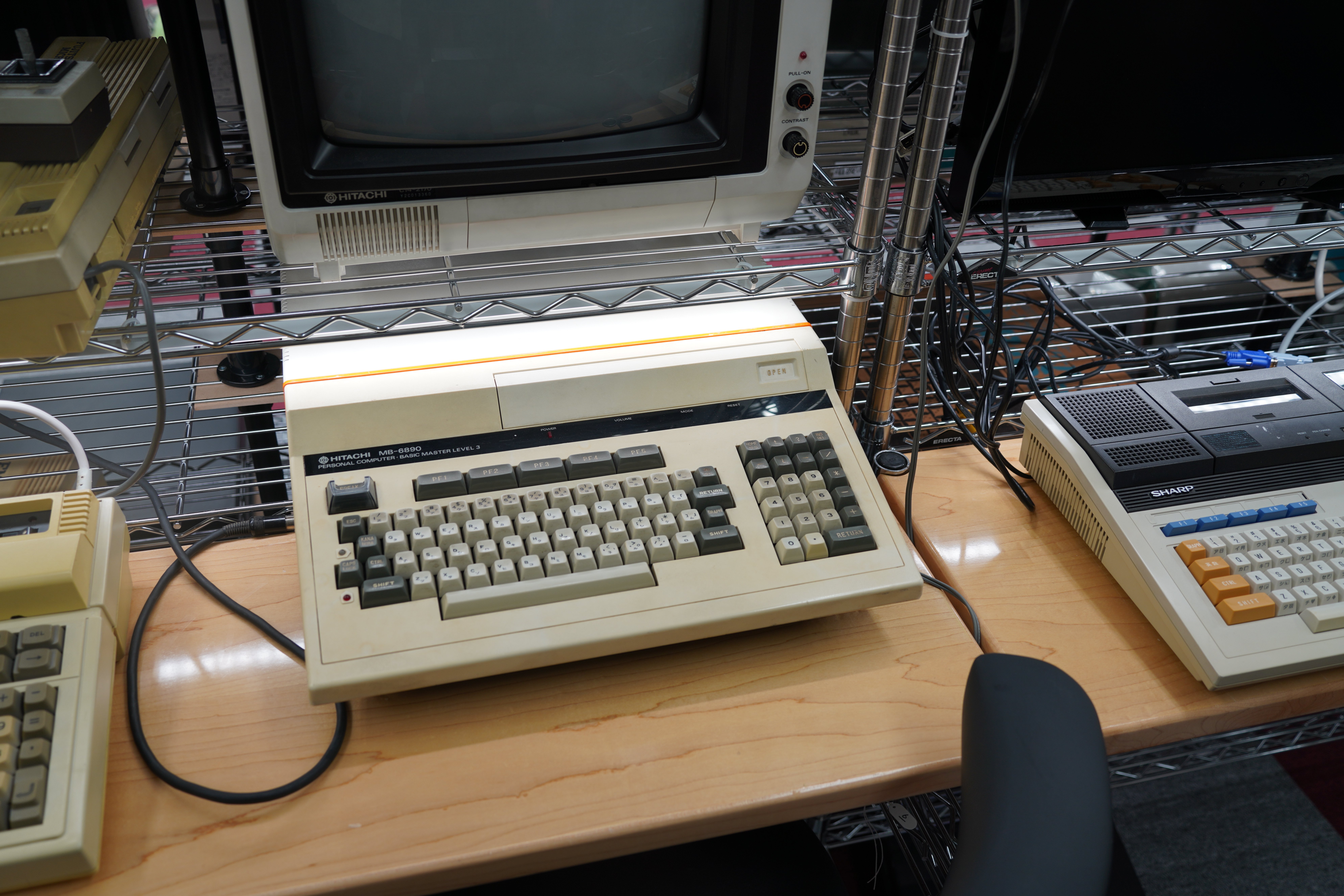 マイコン博物館の展示物たち その4 日立と富士通とその仲間たち｜kzn