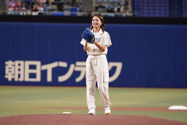 川口春奈さんの始球式！「JCBカードナイター2024」に潜入｜JCB公式note