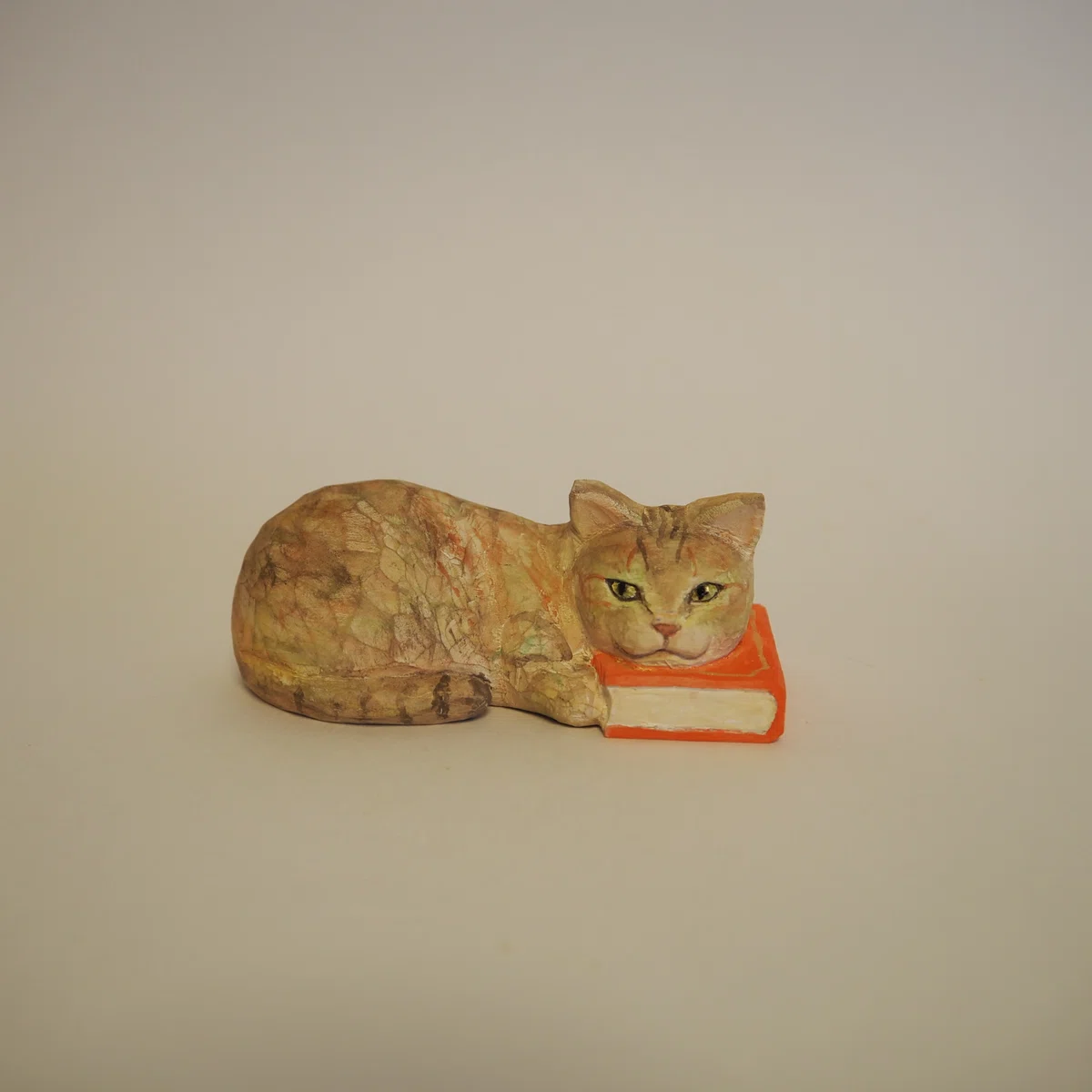 秋を楽しむ木彫りの猫たち】 工房ぽぽこ インタビュー｜Picaresque Art 