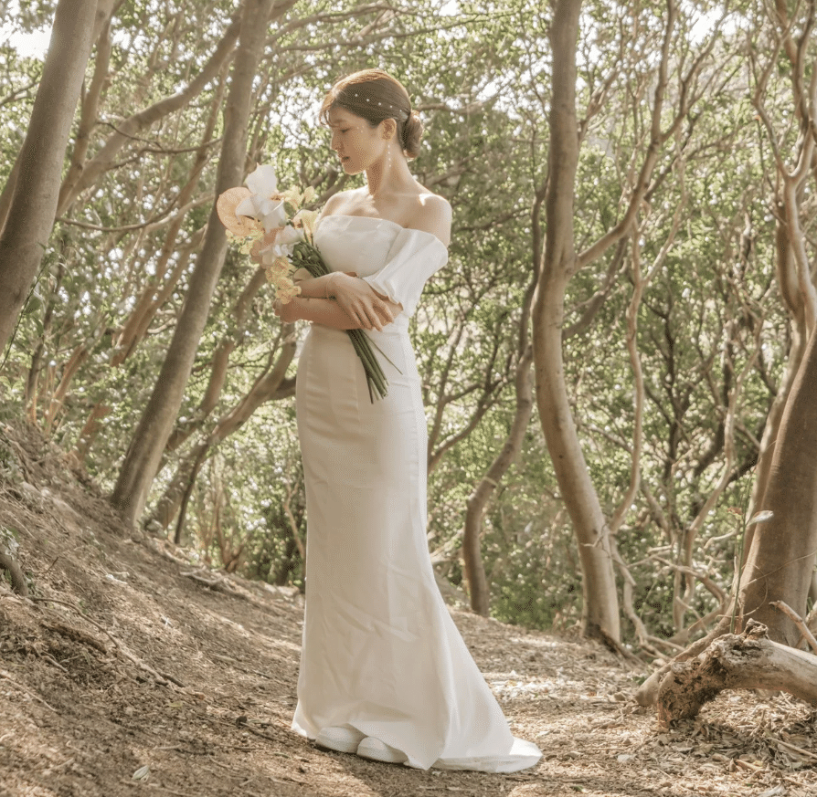 前撮り　ドレス 2024最新】結婚式前撮りで人気なドレスデザイン5選👗｜THE STORY