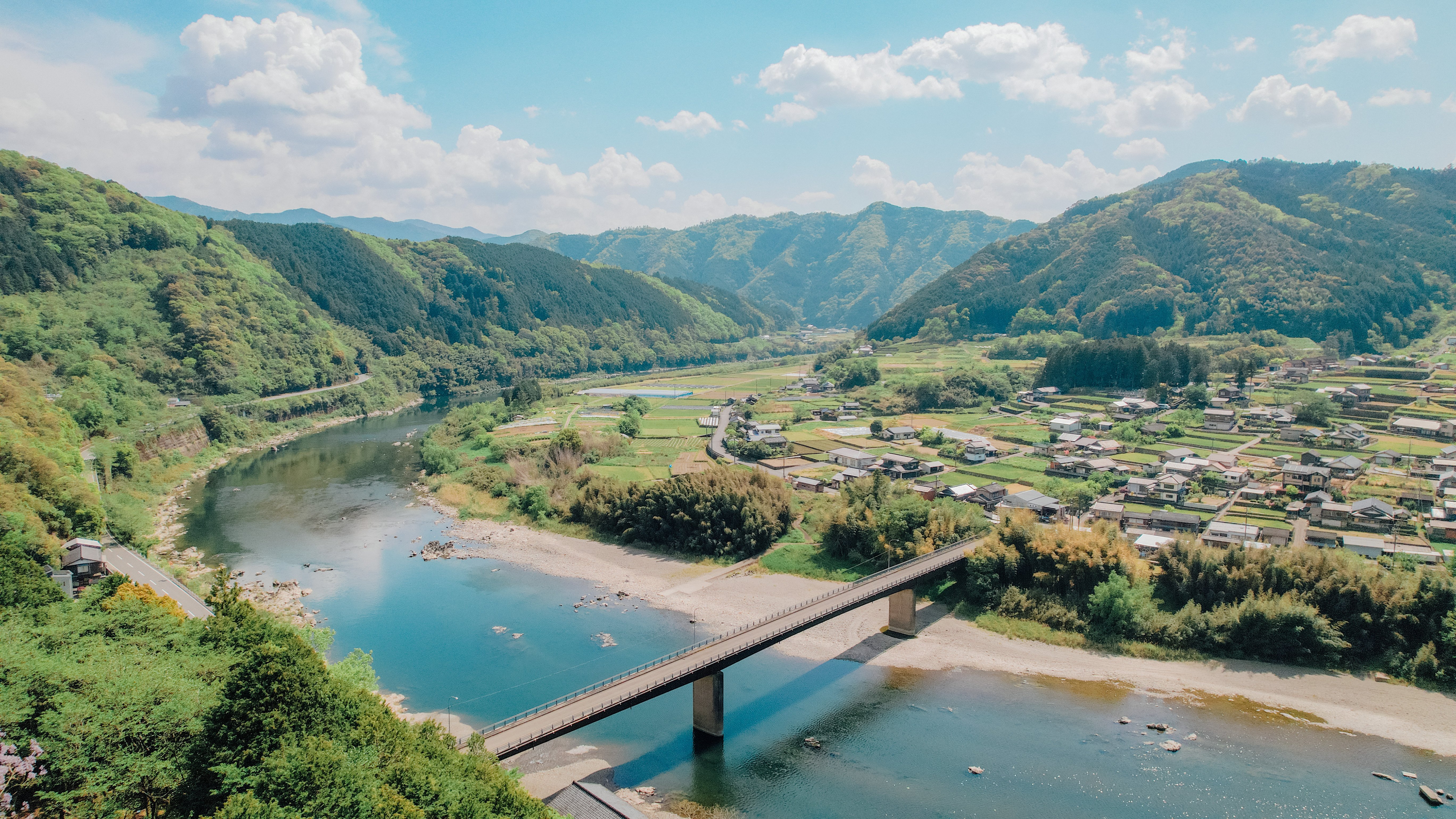 子育て家族が移り住んだ四万十町で始めた「一棟貸しの宿Hinoki」。家族