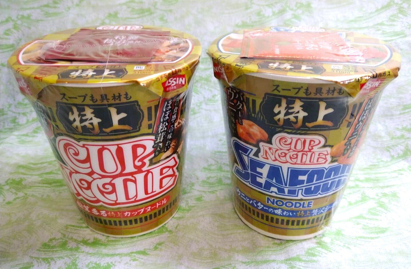 🍜《松茸香る【特上】カップヌードル》 と《ほぼウニ【特上