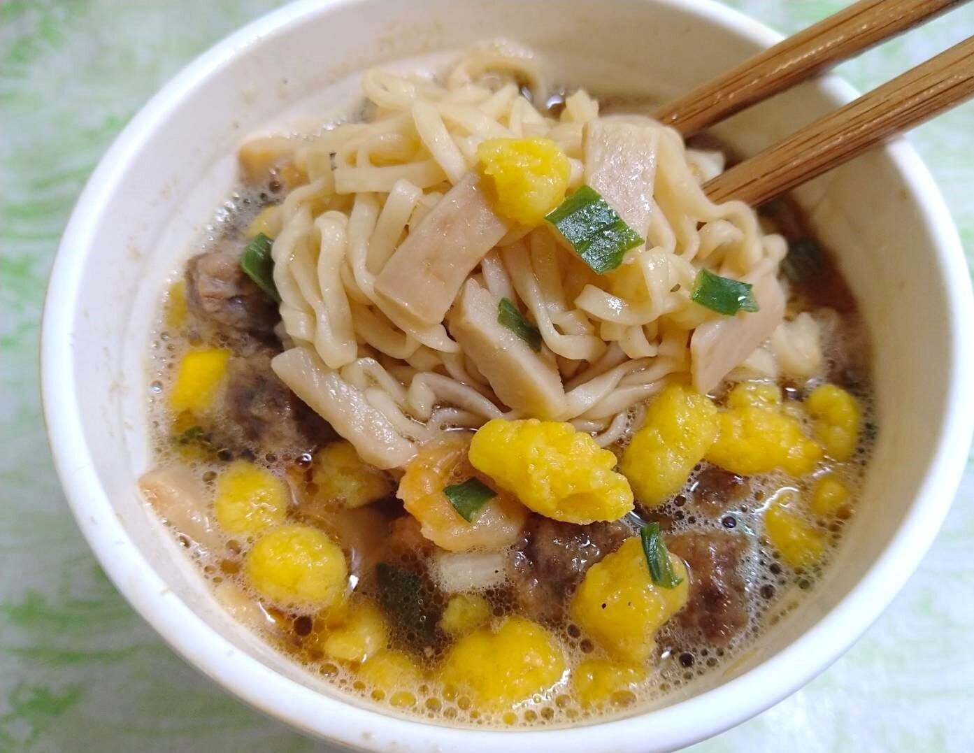 🍜《松茸香る【特上】カップヌードル》 と《ほぼウニ【特上 🍜《松茸香る【特上】カップヌードル》 と《ほぼウニ【特上