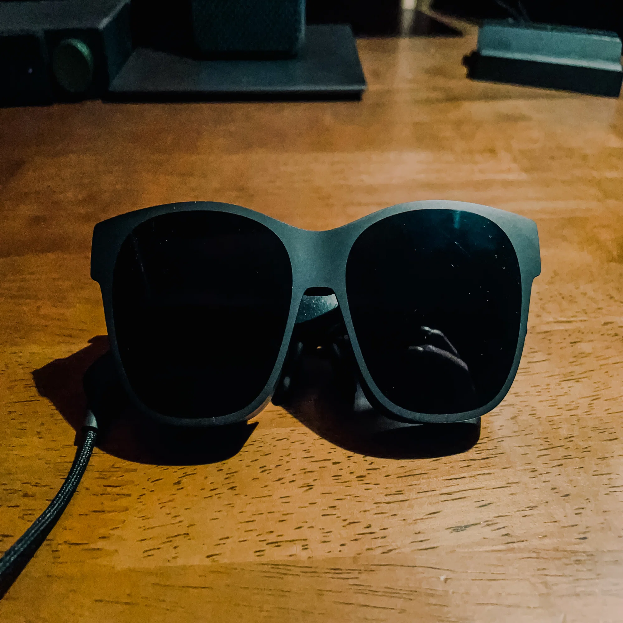もう…デスクは要らない】 ARグラス『XREAL air 2 Pro』 は、エンタメ 