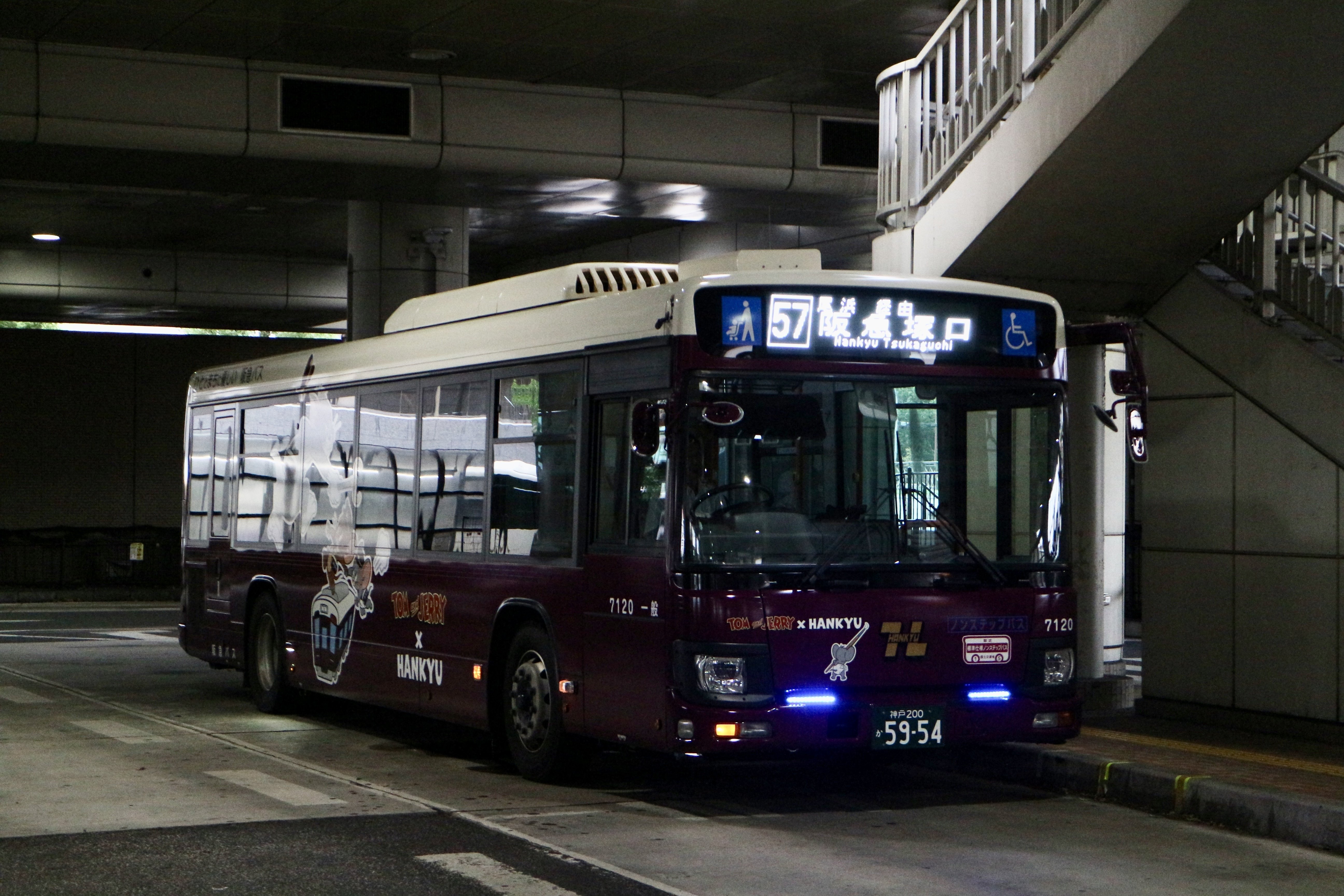 阪急バス】「トムとジェリー×阪急電車」コラボレーション企画
