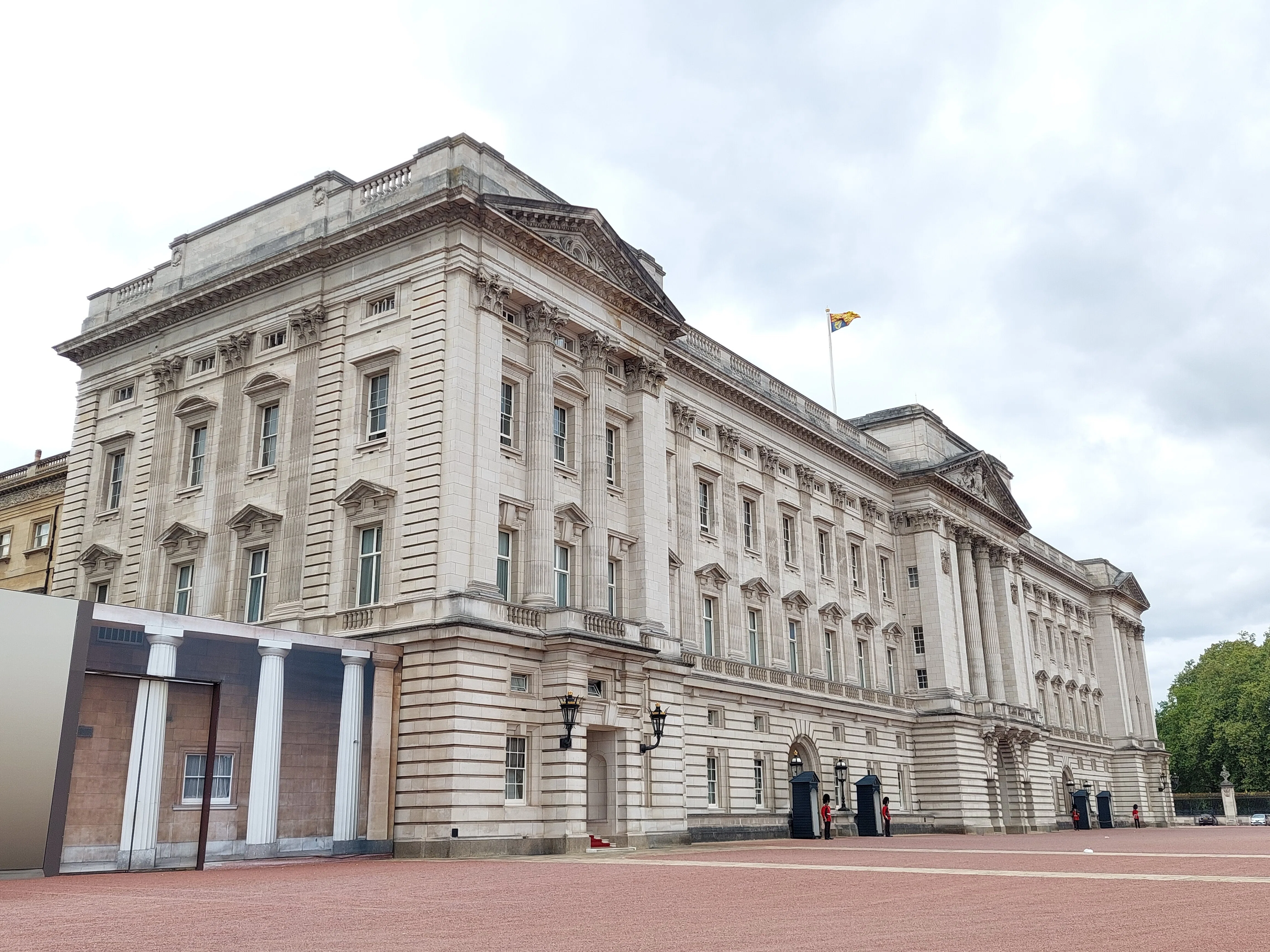 我が家のイギリス旅行記#04 第2日 前編 バッキンガム宮殿と衛兵交代式